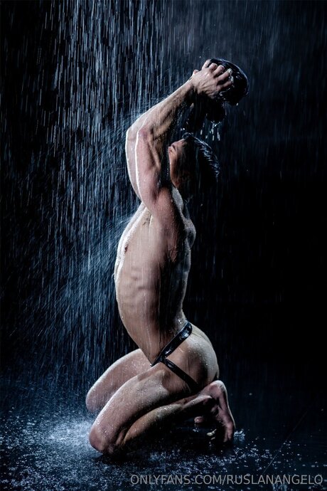 Ruslan Angelo erwachsene erotische archiv