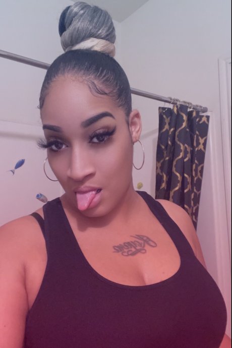 Candyyy_ porno erotische foto