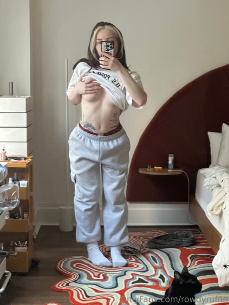 weibliche influencer-onlyfans hübsche pornografische foto