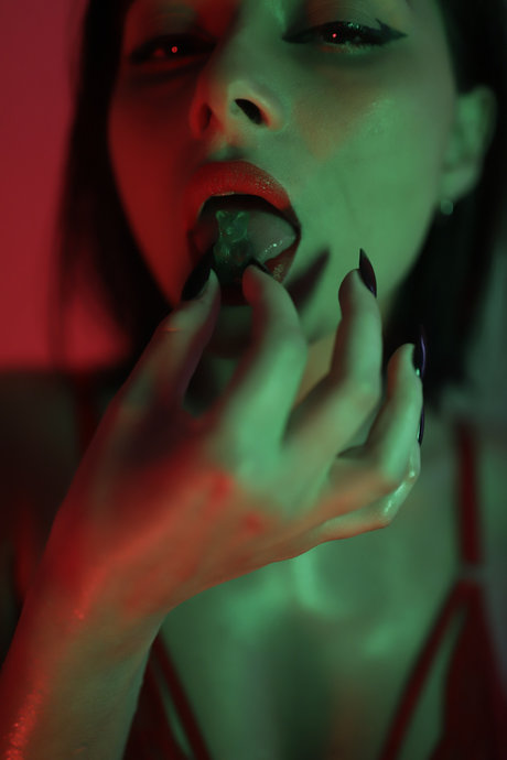 Sami Gomita erotische heiße bilder