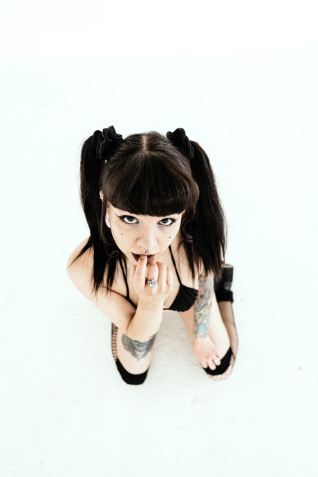 SalemGrey schauspielerin perfekte fotos