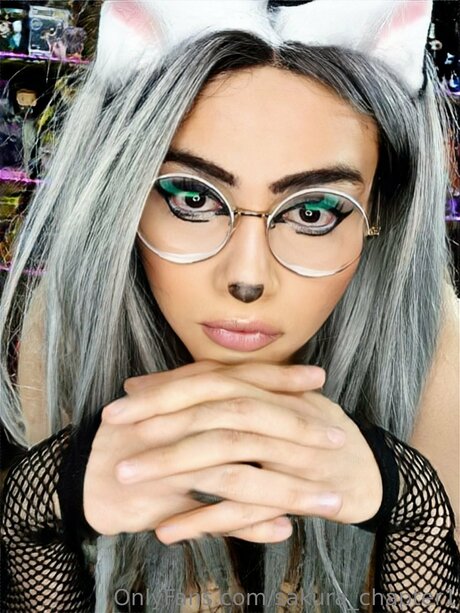 Waifu Karen Sakura schauspielerin nette galerien