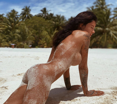 Myrrr Myrrrr nacktheit archiv