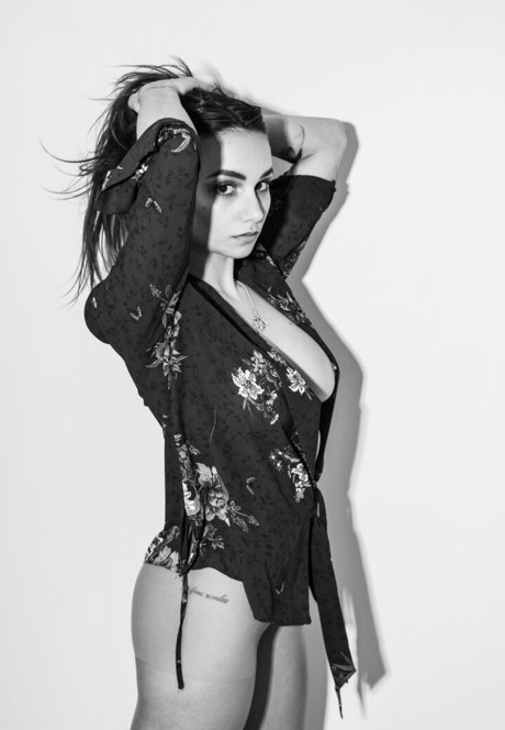 Lara Arluni heiße porno bild