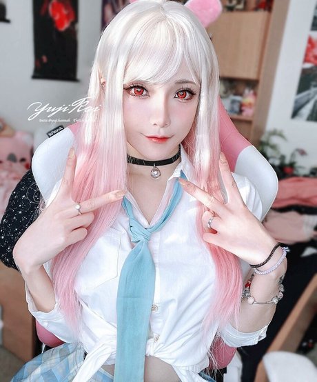 Yuji Koi exklusive nackten bild