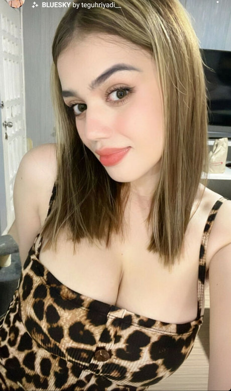 kurvige kätzchen-onlyfans schöne perfekte foto