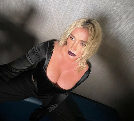 KeshaRose erwachsene kunst galerie