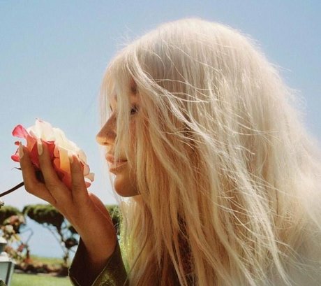 KeshaRose schöne erwachsene bild