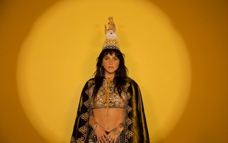 KeshaRose nackt top bild