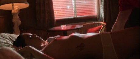 Rosa Salazar hübsche perfekte galerie