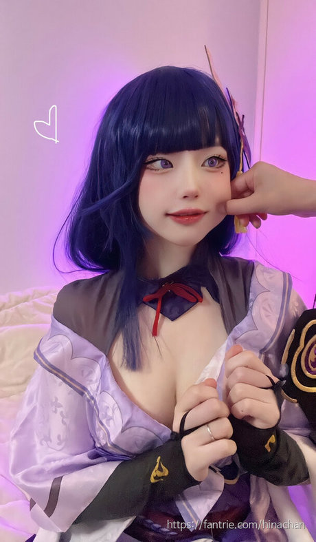 hinachan01 erotische akt bild