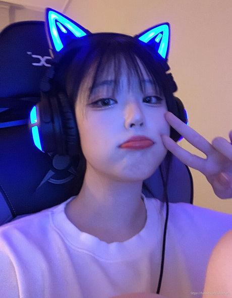 hinachan01 nacktheit pornografische bilder