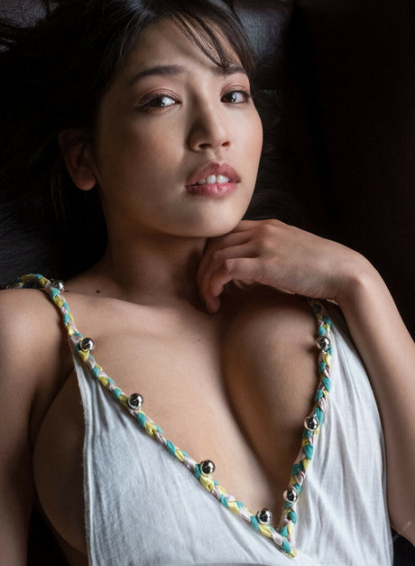 Aoi Fujino kunst nackten foto