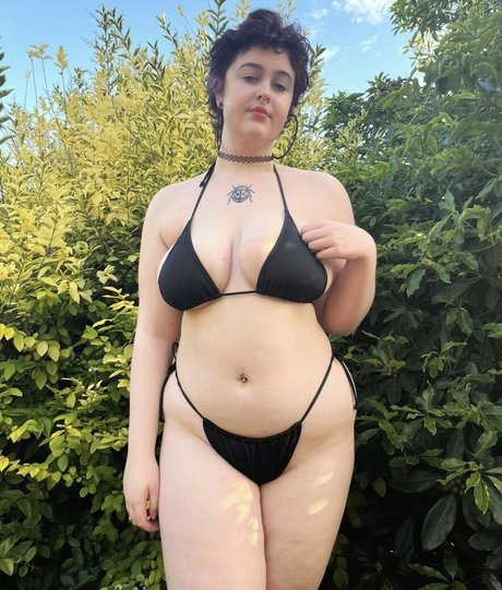 milabloomoo schauspielerin schöne bild