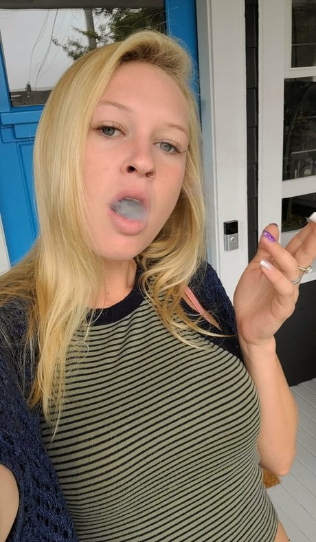 smokingprincessof sexy nackt galerie