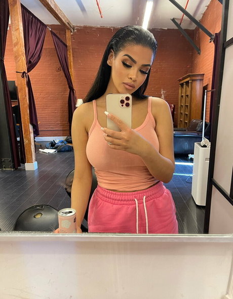 sheismichaela erwachsene pornostar bilder