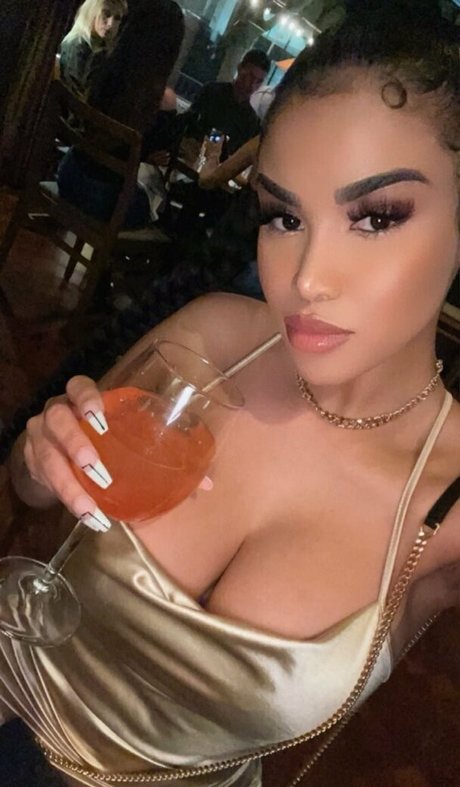 sheismichaela porno kunst galerie