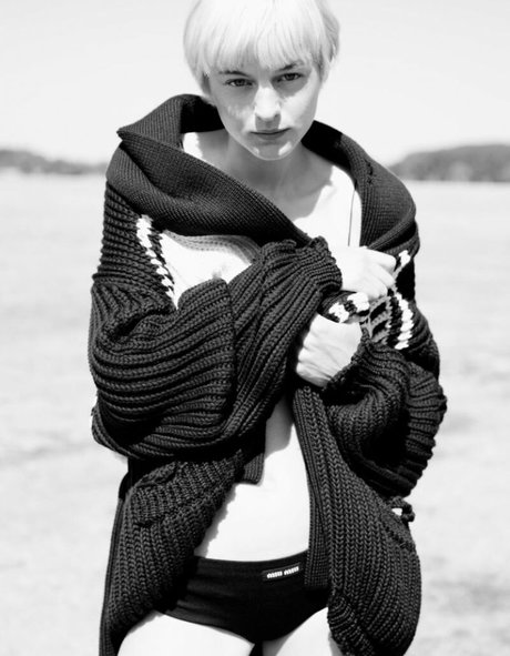 Emma Corrin schöne nackten galerie