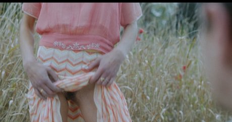 Emma Corrin sexy freie foto