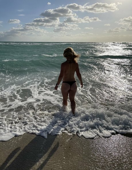 shemale sperma im mund onlyfans perfekte schöne bild