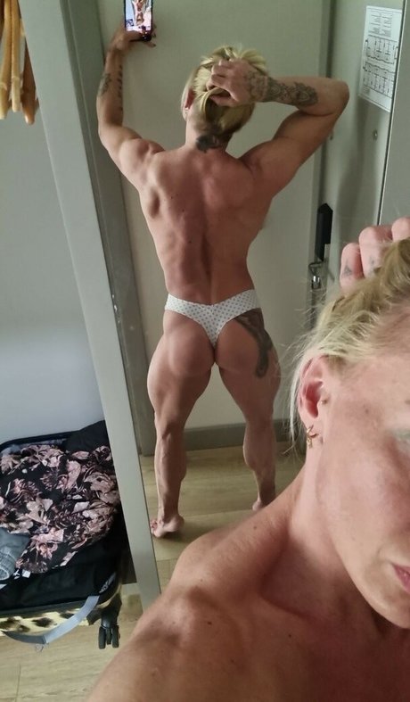 Marina Putziger perfekte pornografische galerien