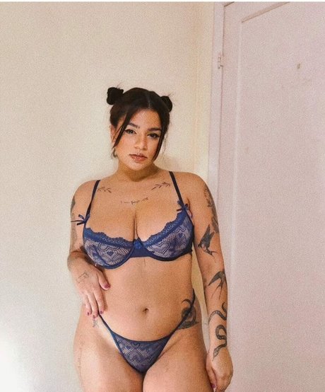 Kennya Raposo sexy porno bilder