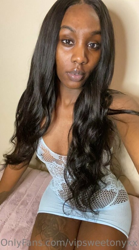 vipsweetonyxx model porno bild