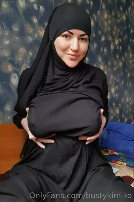 bustykimiko nackt fotos