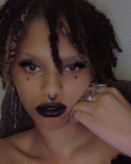 nerdygirl onlyfans heiße sexy bild