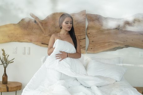 sara fun model nackte archiv