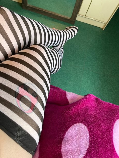 Samantha Swan perfekte akt bild