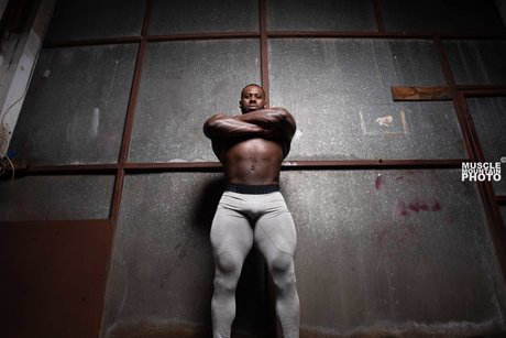 Savino Black sexy akt bild