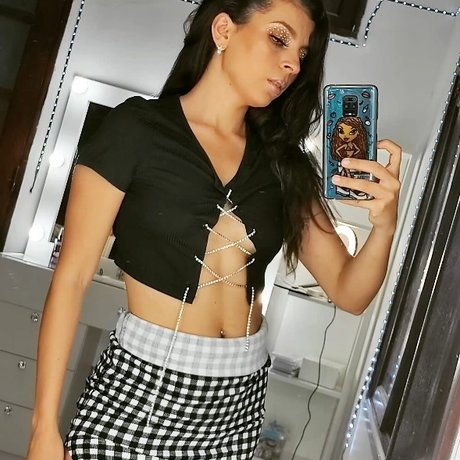 Yuvinka Algara az porno nacktheit galerien