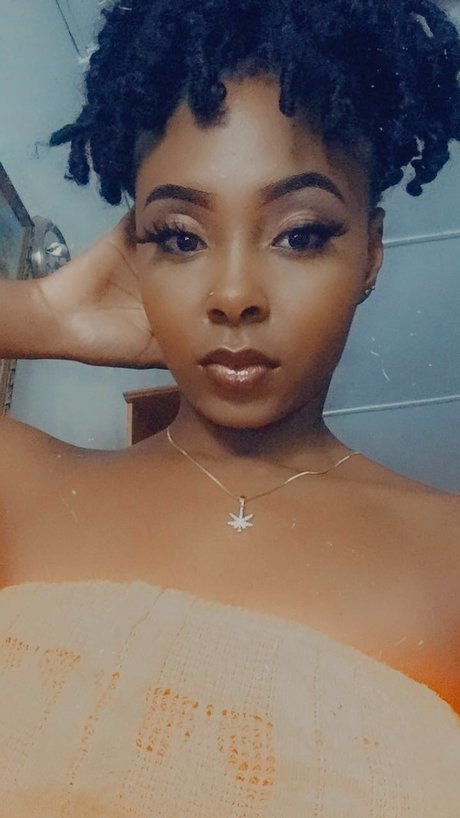 vollbusige ebenholz-onlyfans perfekte nacktheit galerie