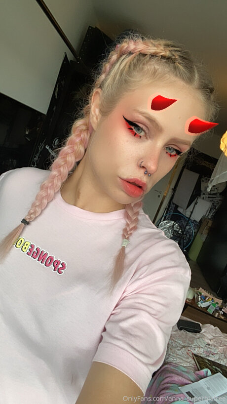 Superbia nackt schöne bilder