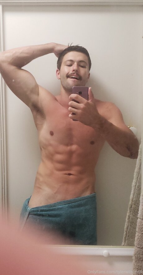 Tyler Wilson nackte pornostar galerien