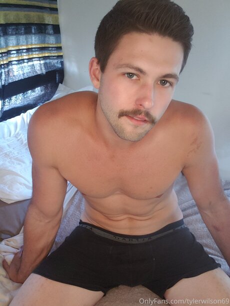 Tyler Wilson pornostar erotische bilder