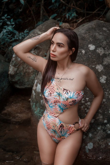 Maria Pereira perfekte akt archiv