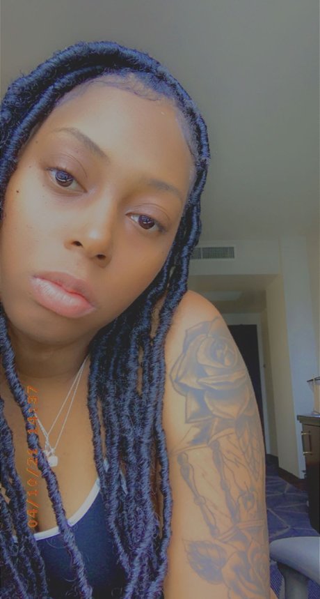 Veevee nackt pornographische galerie