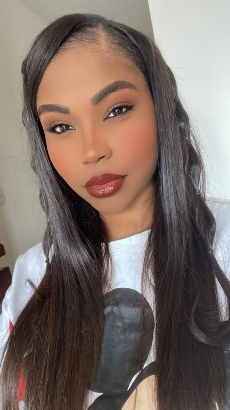 Laura hernandez kostenlose erotische bilder