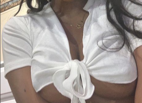 Lamya Rose model beste bilder