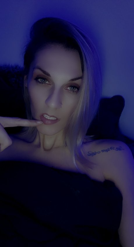 Harley Monet pornostar akt galerien