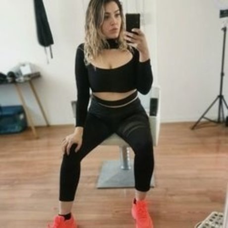 Lucyestrelladelamancer sexy pornostar foto