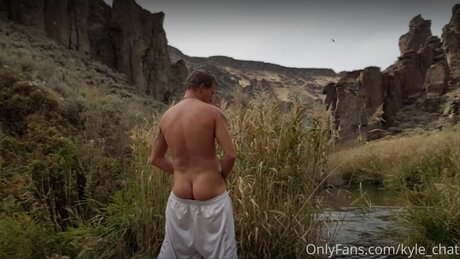 Kyle Chat schauspielerin akt archiv