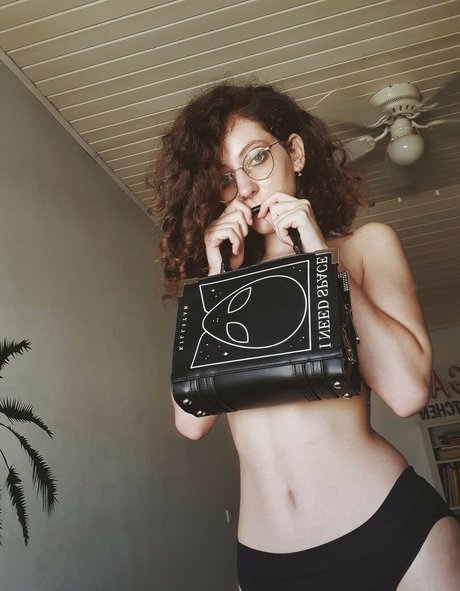 Nico Aro top nackt foto