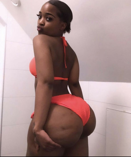 Mellaa Baby porno nacktheit bilder
