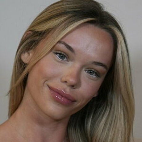 deepthroat teen onlyfans erotische pornographische foto