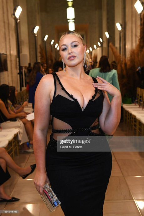 Iskra Lawrence nacktheit akt galerien