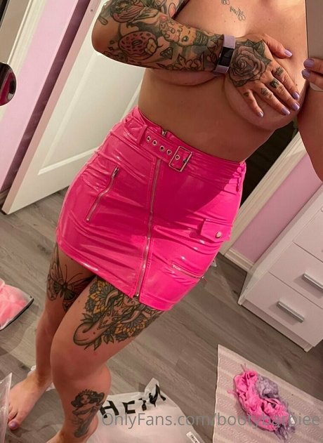 bootybarbiee erwachsene nacktheit foto