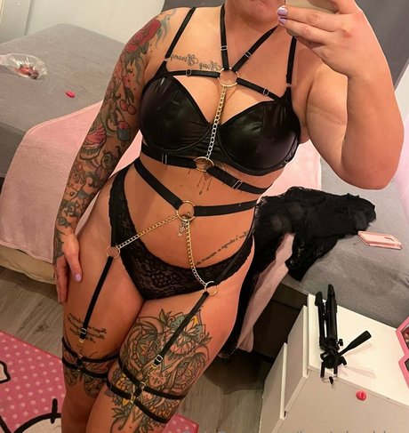 bootybarbiee kunst hübsche bilder